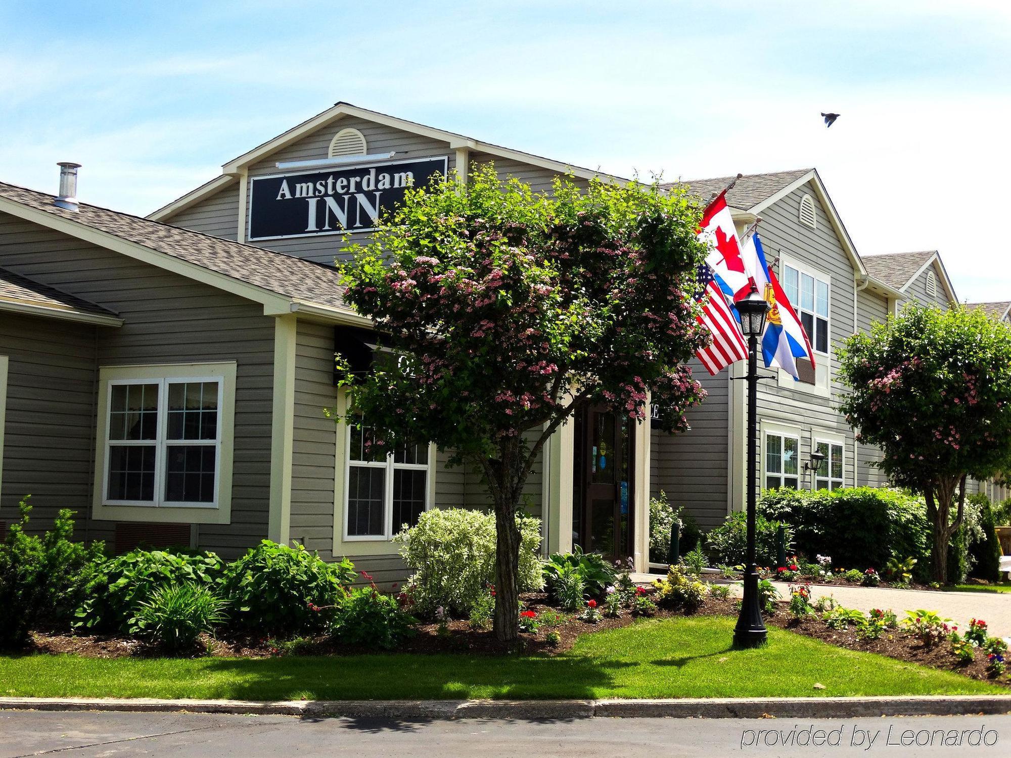 Amsterdam Inn & Suites Sussex Exterior foto